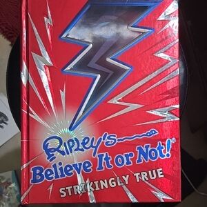 Strikingly True Book - Red